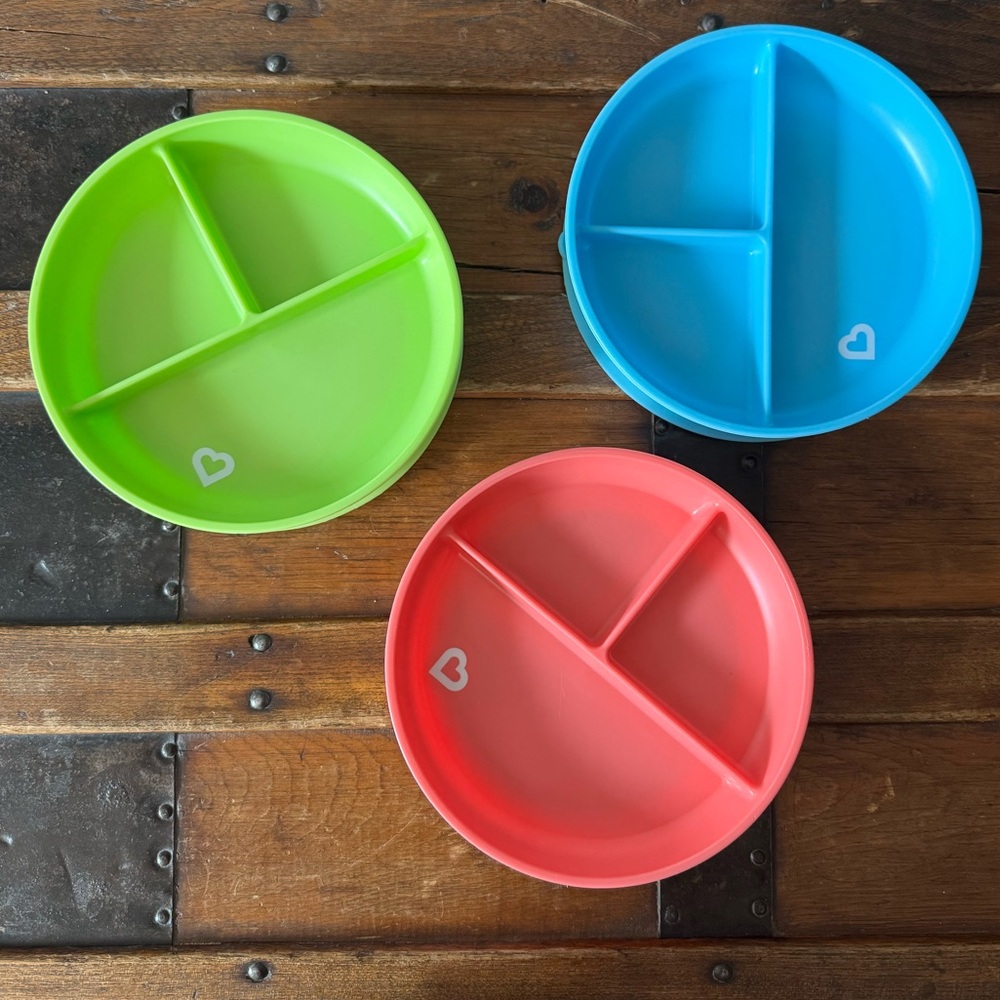 Munchkin Divided Suction Plates